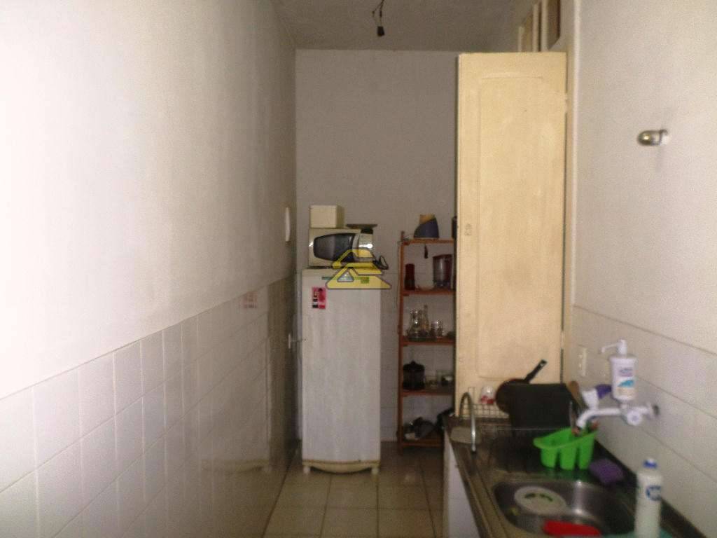 Apartamento à venda com 2 quartos, 70m² - Foto 14