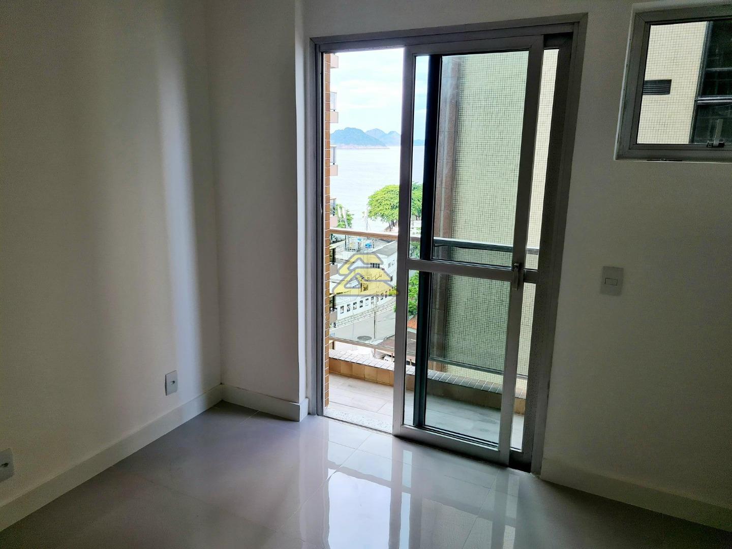 Apartamento à venda com 4 quartos, 185m² - Foto 2