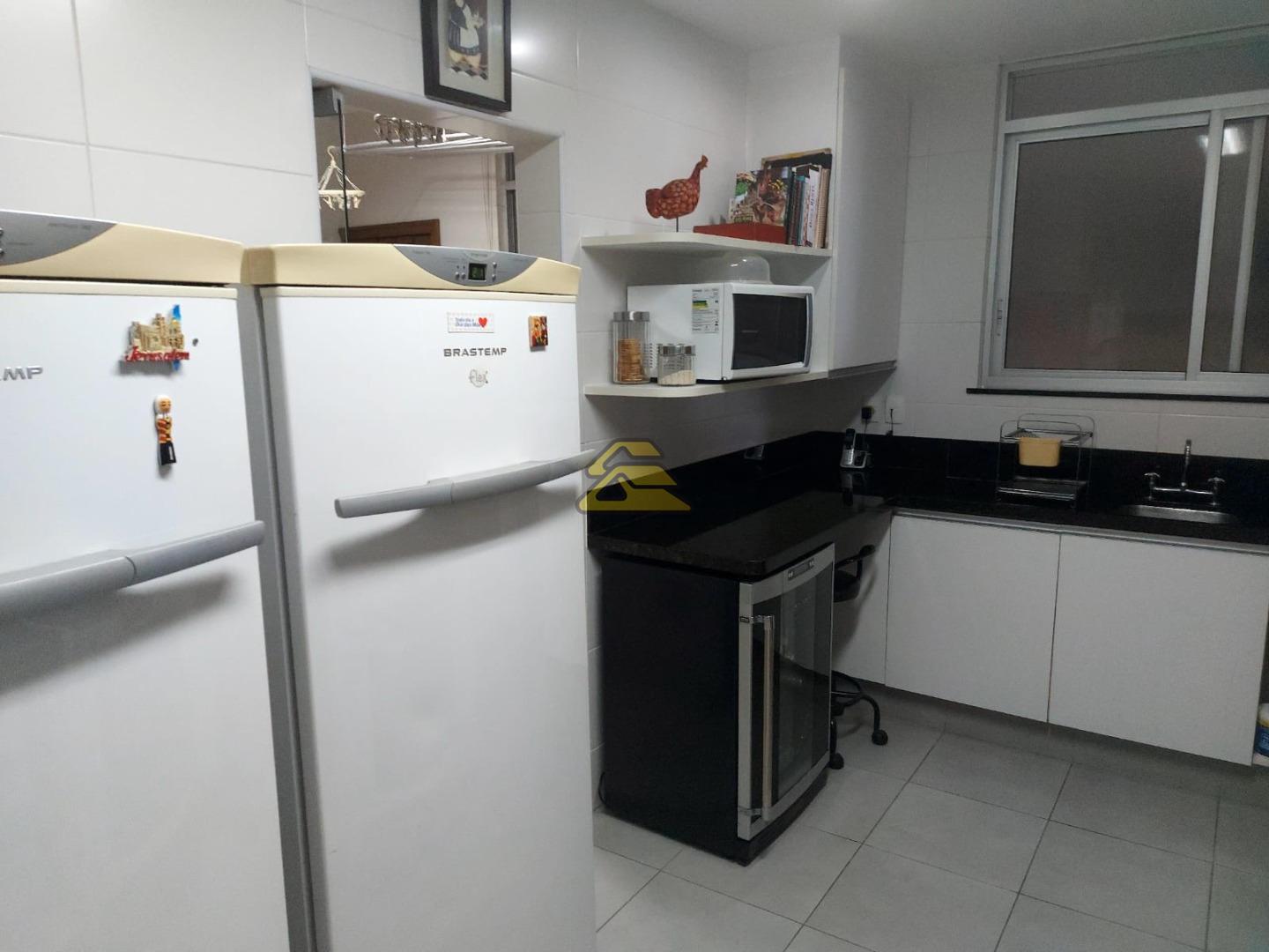 Apartamento à venda com 4 quartos, 215m² - Foto 14