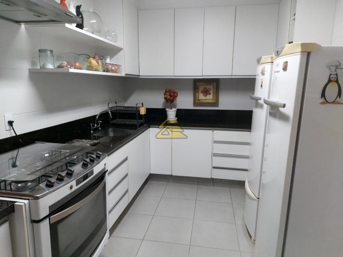 Apartamento à venda com 4 quartos, 215m² - Foto 15