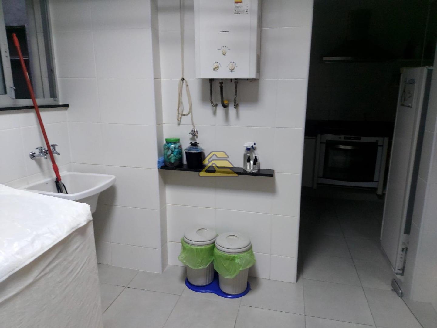 Apartamento à venda com 4 quartos, 215m² - Foto 17