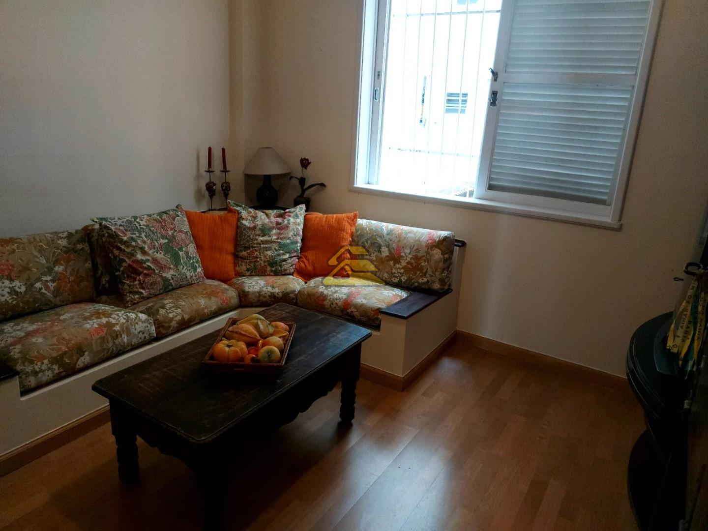 Apartamento à venda com 3 quartos, 137m² - Foto 2