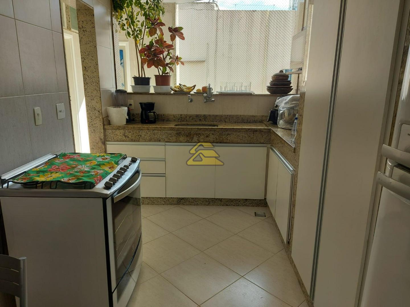 Apartamento à venda com 3 quartos, 150m² - Foto 17