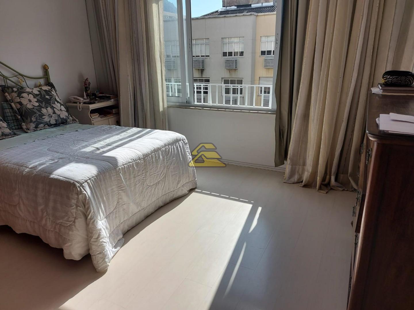 Apartamento à venda com 3 quartos, 150m² - Foto 11