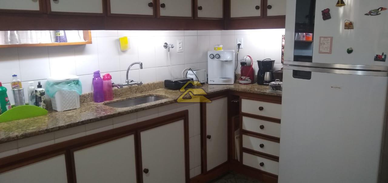 Apartamento à venda com 3 quartos, 198m² - Foto 20