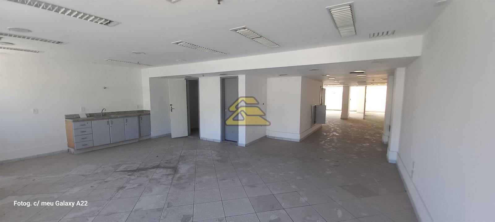 Prédio Inteiro para alugar, 2400m² - Foto 31