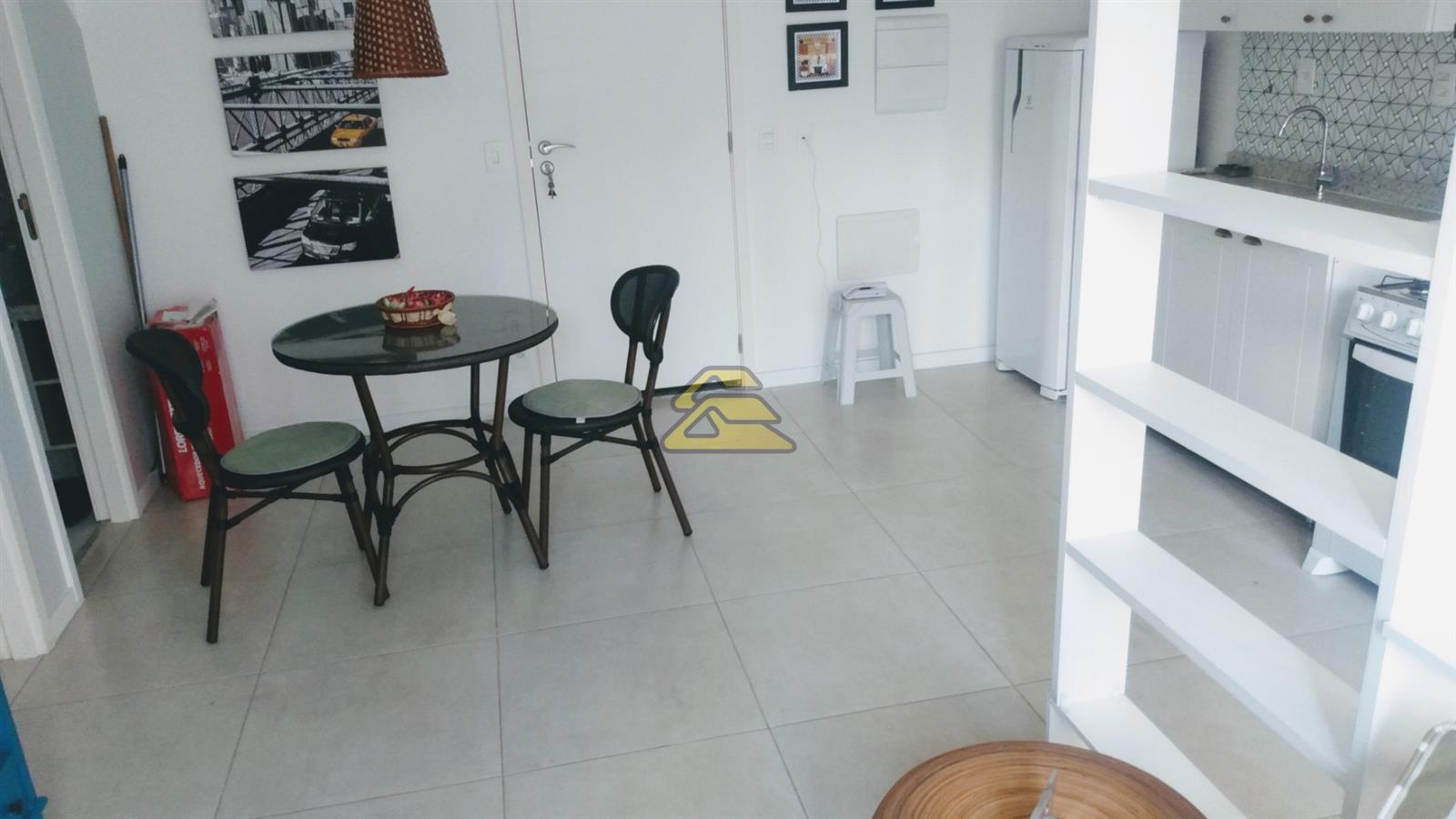 Apartamento à venda com 1 quarto, 43m² - Foto 11