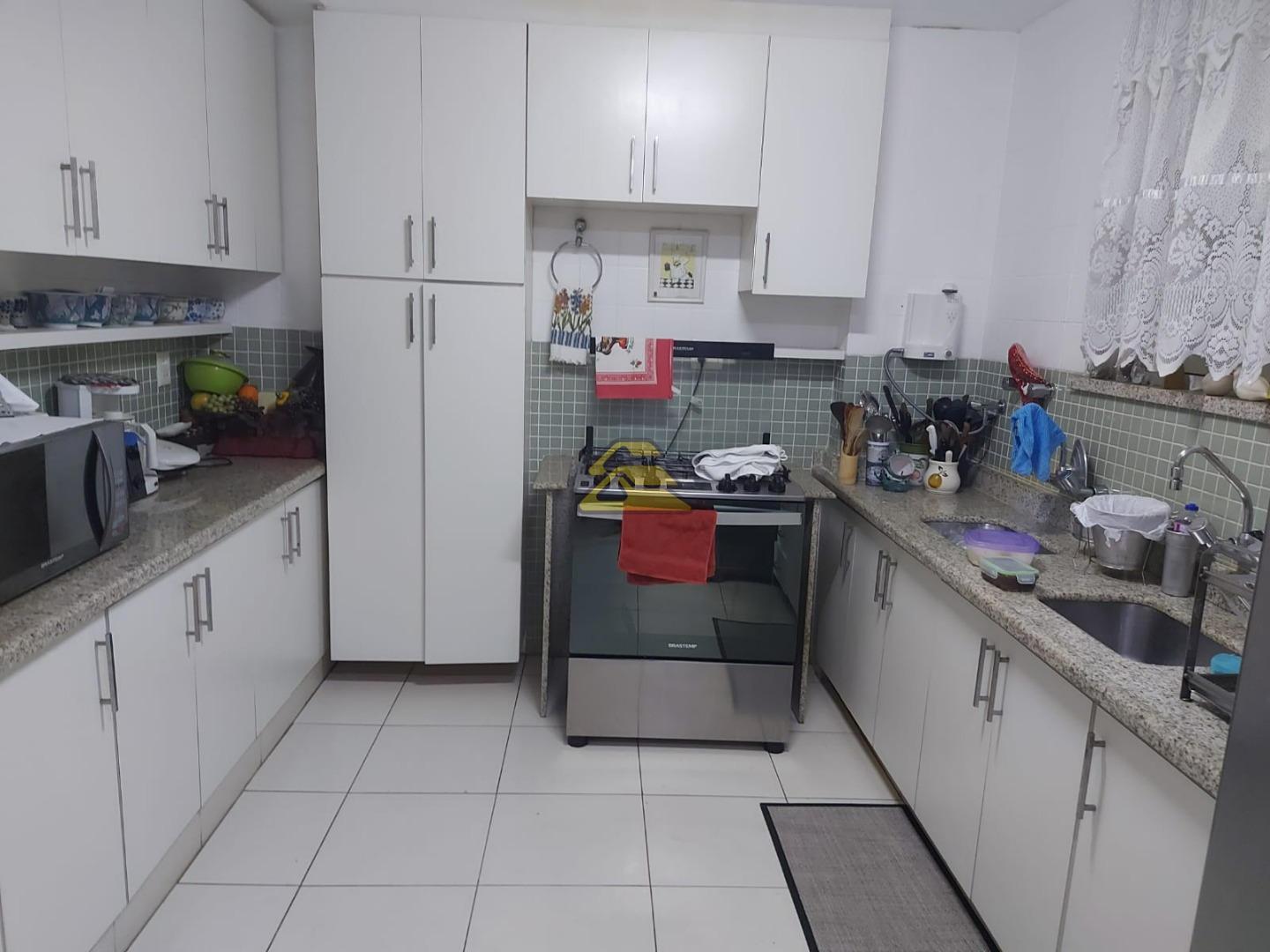 Apartamento à venda com 3 quartos, 230m² - Foto 27