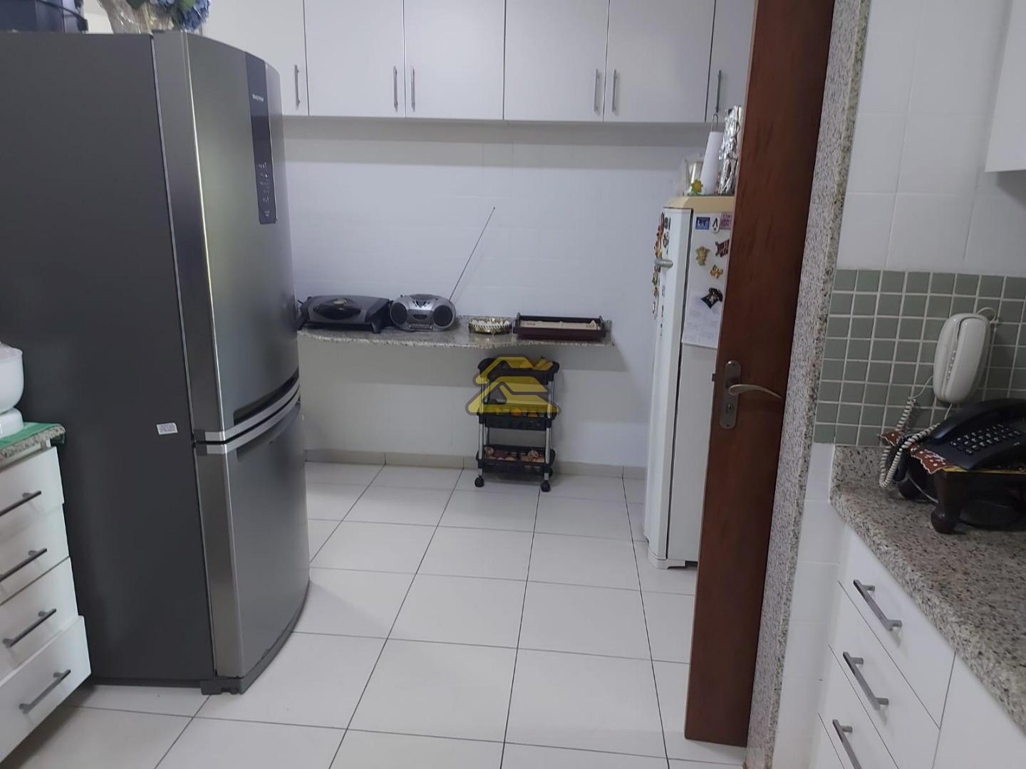 Apartamento à venda com 3 quartos, 230m² - Foto 30