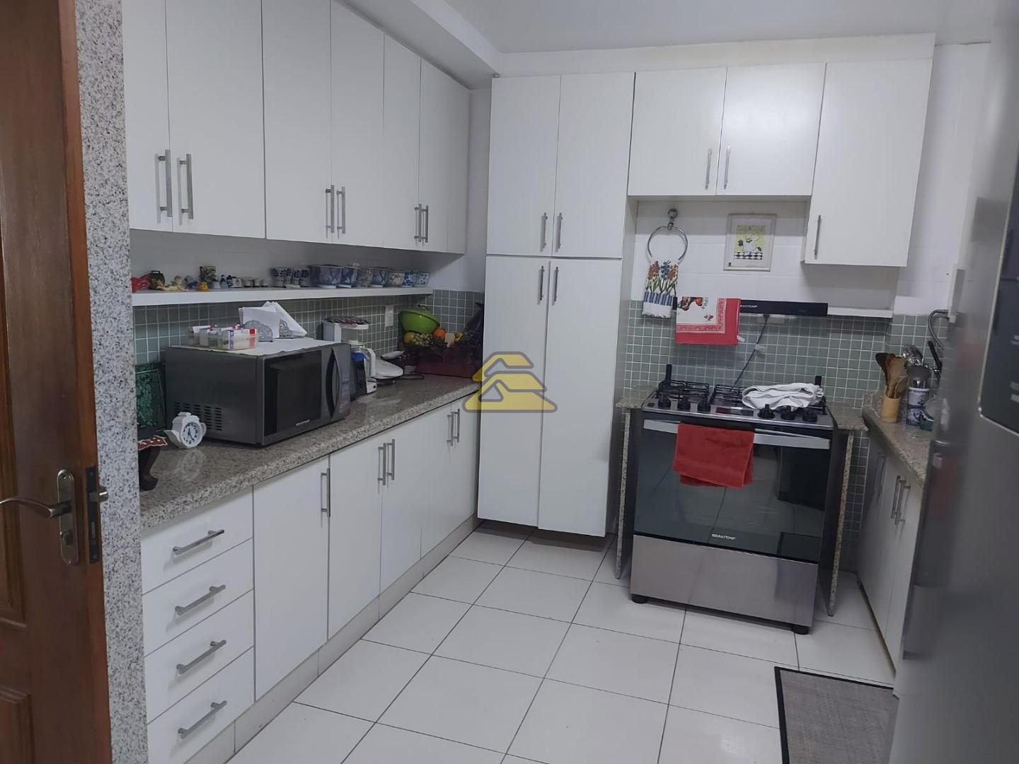 Apartamento à venda com 3 quartos, 230m² - Foto 26