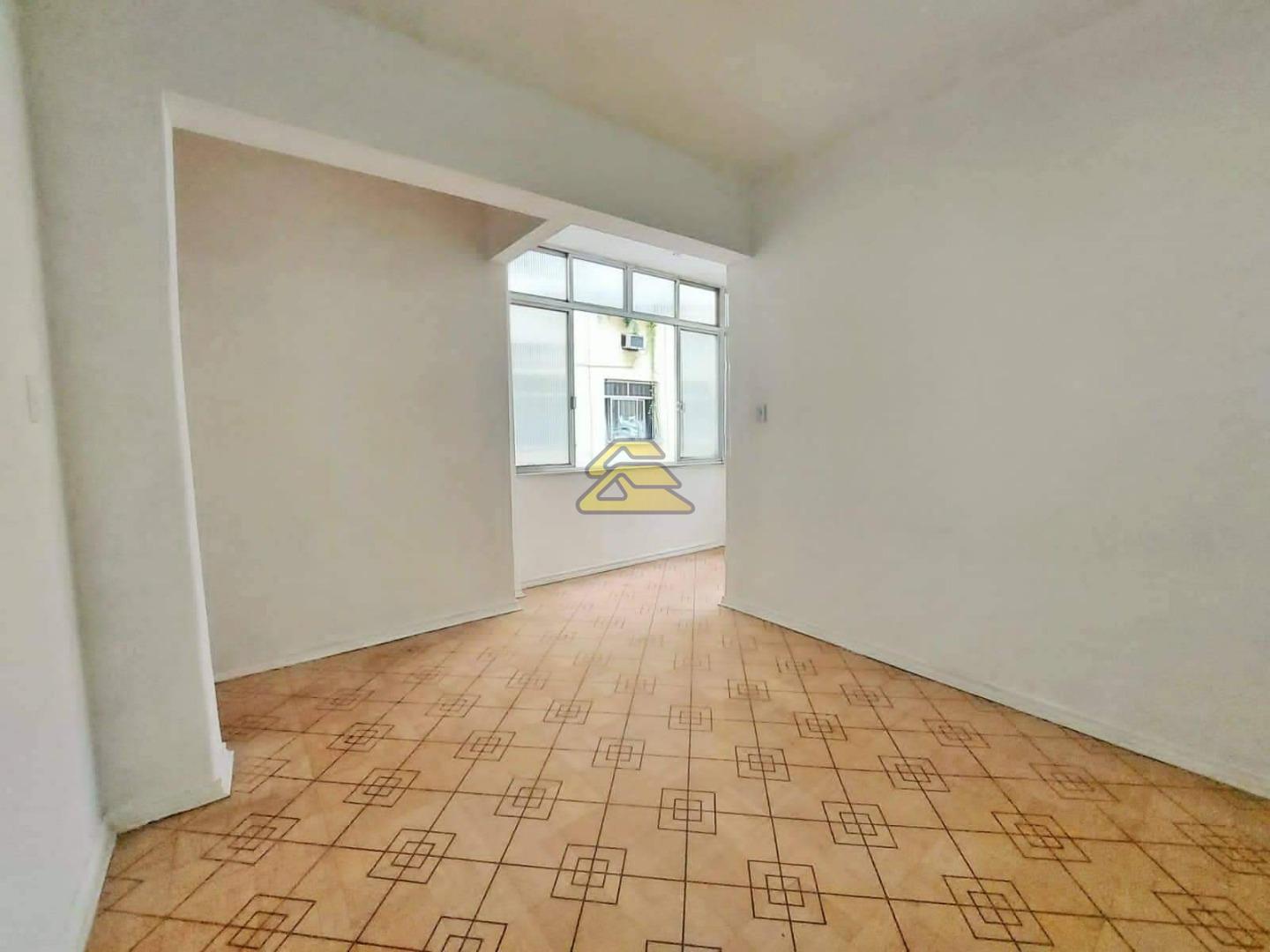 Apartamento à venda com 3 quartos, 110m² - Foto 1