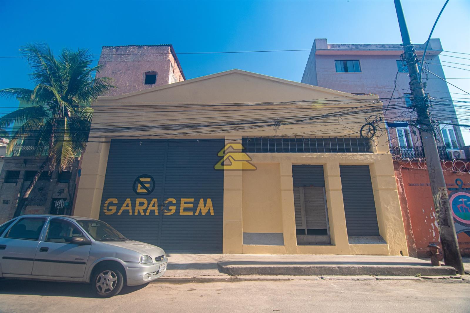 Depósito-Galpão-Armazém à venda, 350m² - Foto 1