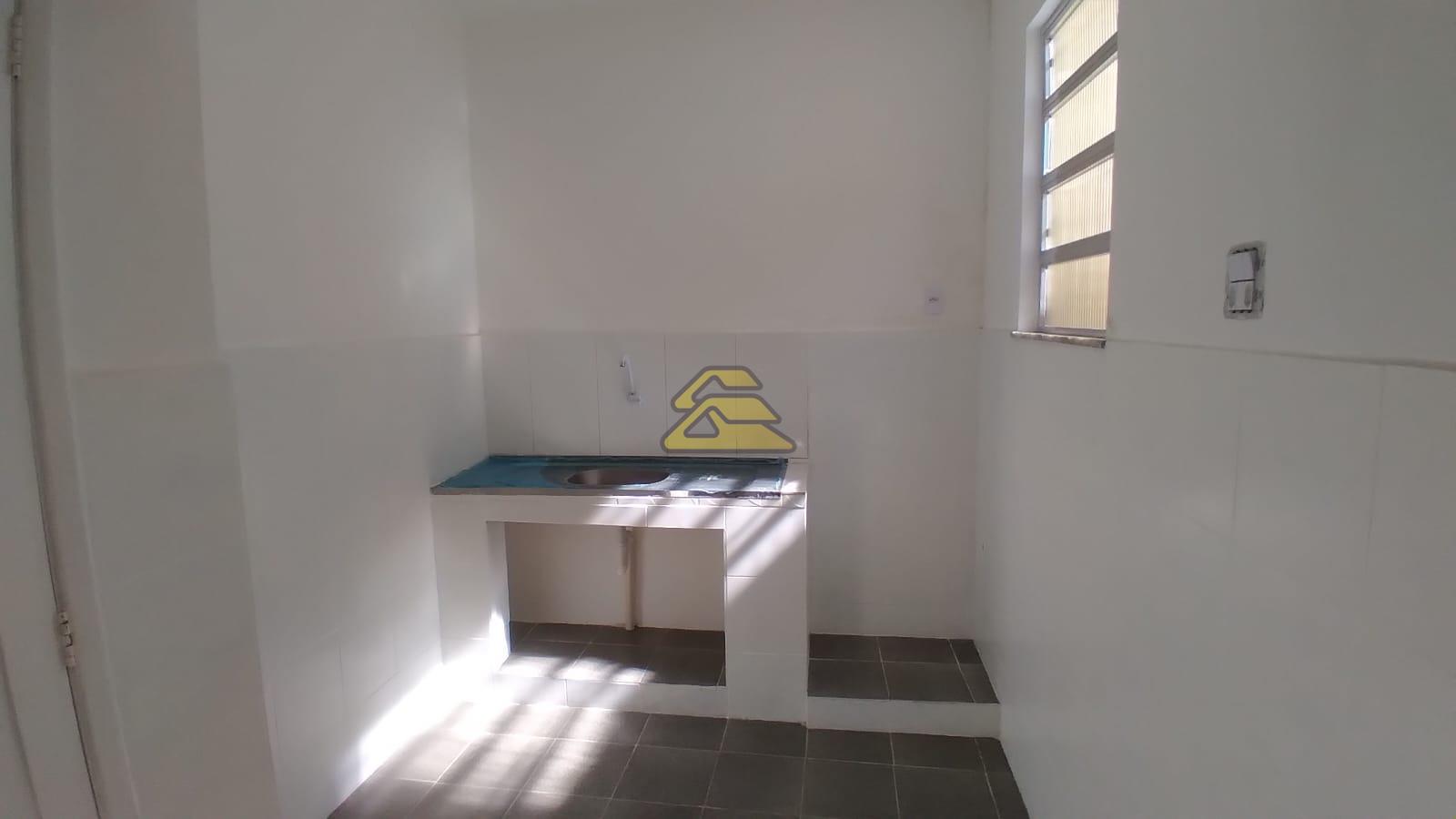 Casa à venda com 4 quartos, 100m² - Foto 25