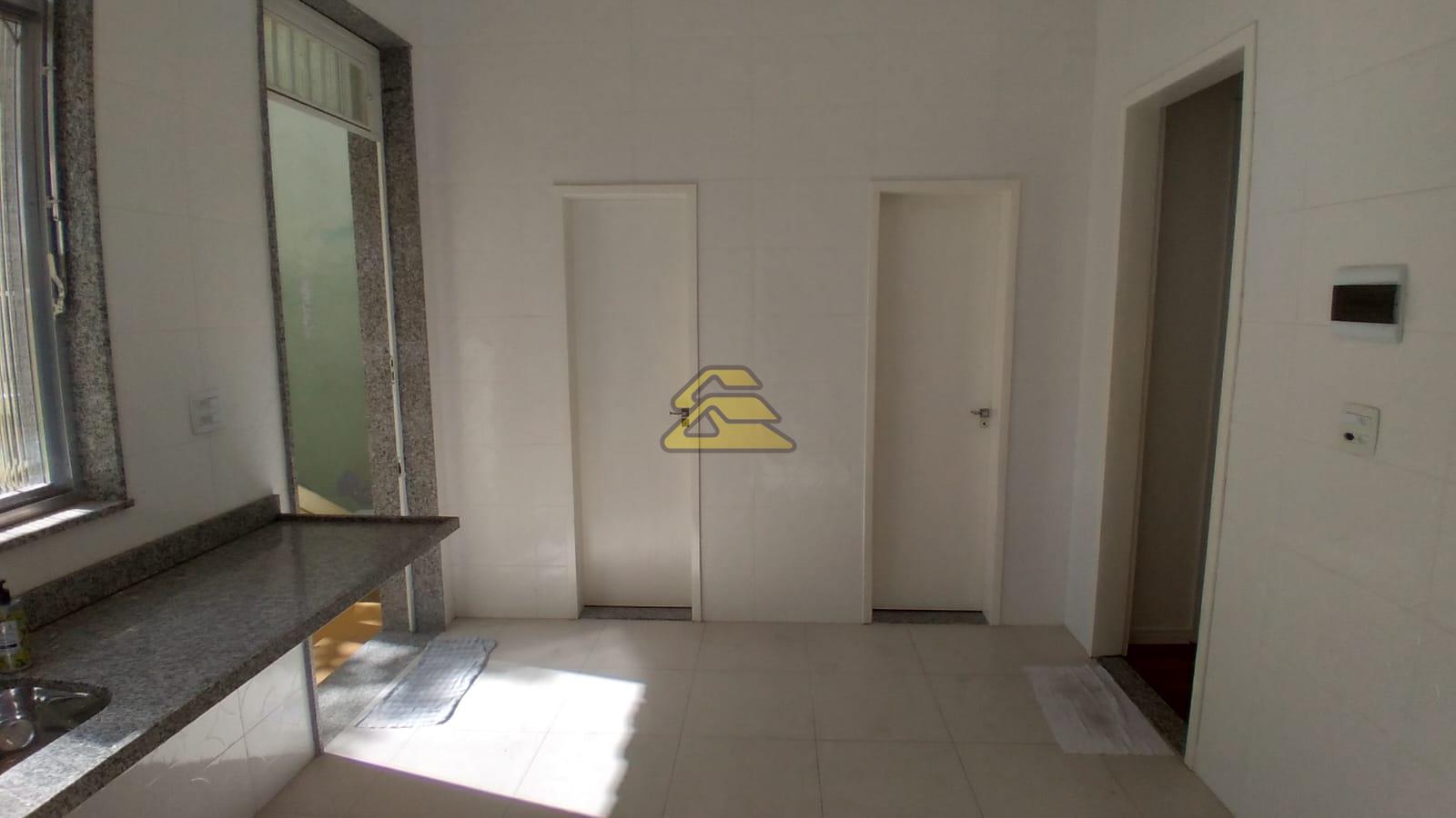 Casa à venda com 4 quartos, 100m² - Foto 15