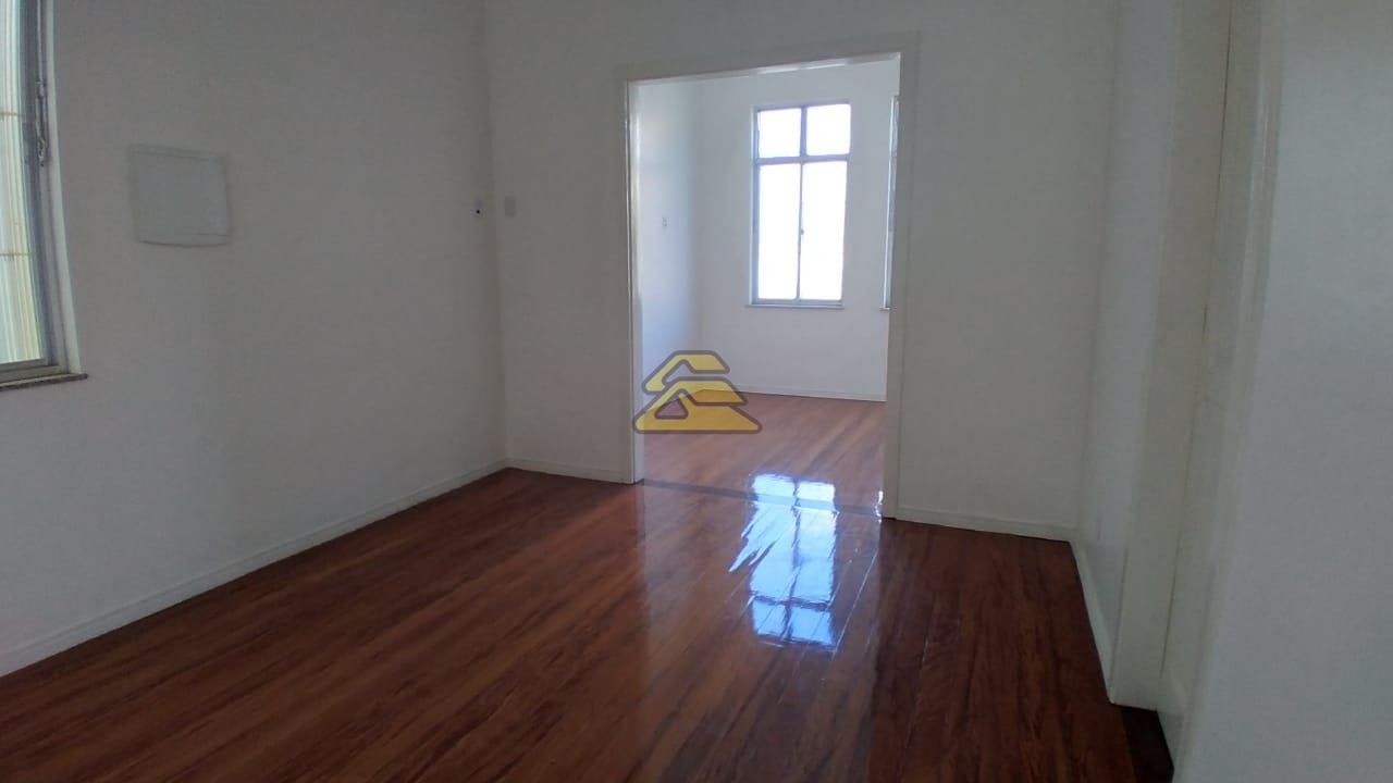 Casa à venda com 4 quartos, 100m² - Foto 9