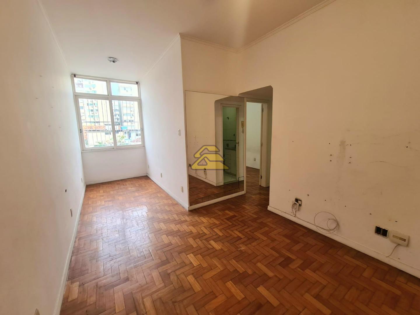 Apartamento à venda com 1 quarto, 50m² - Foto 2