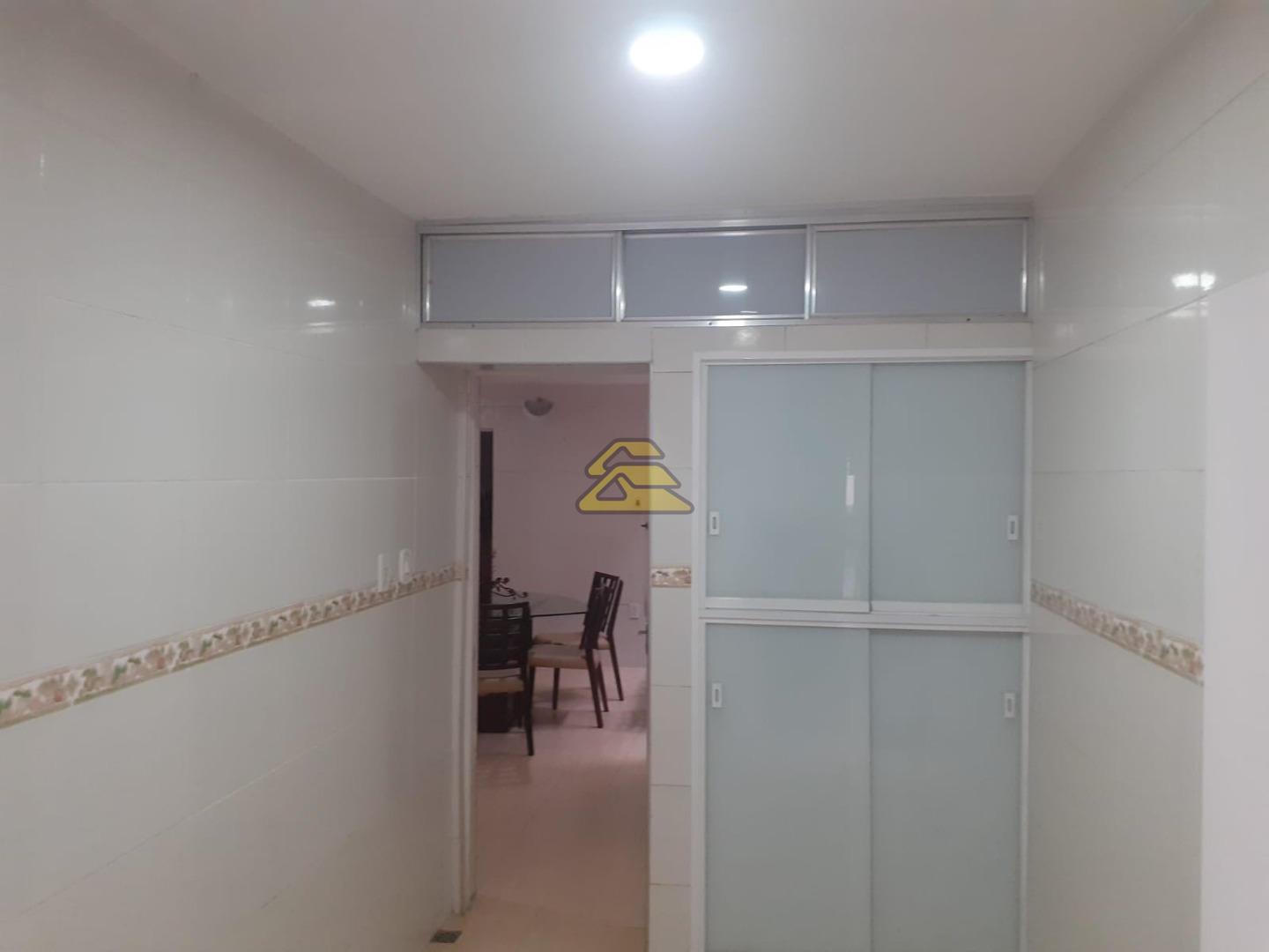 Apartamento à venda com 3 quartos, 224m² - Foto 13