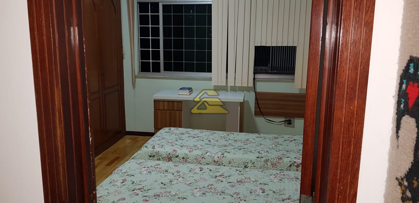 Apartamento à venda com 4 quartos, 300m² - Foto 17