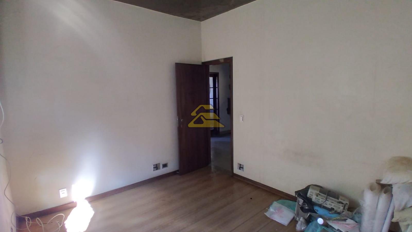 Casa à venda com 4 quartos, 190m² - Foto 3