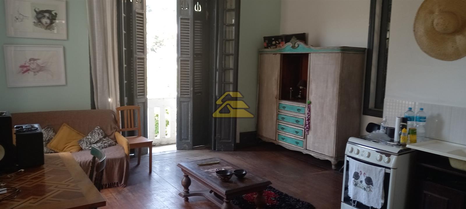 Casa à venda com 8 quartos, 216m² - Foto 14