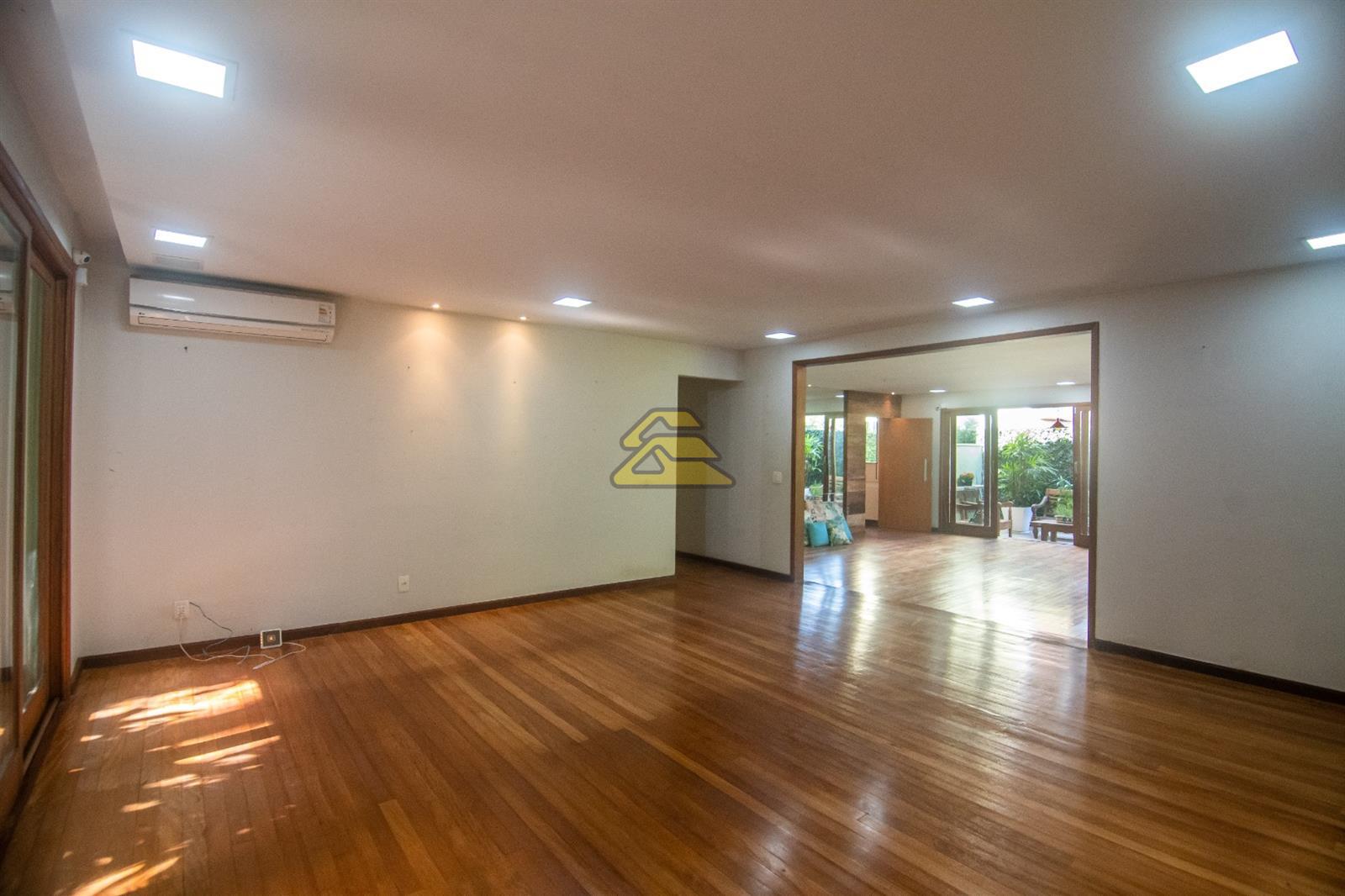 Casa à venda com 4 quartos, 409m² - Foto 1