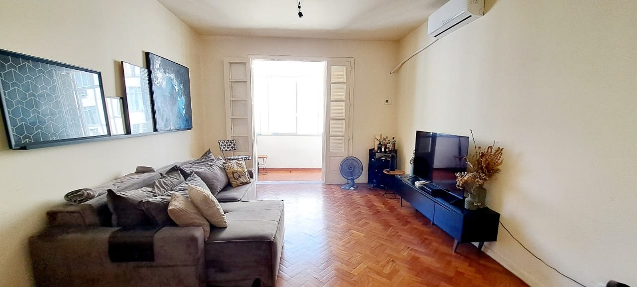 Apartamento à venda com 4 quartos, 188m² - Foto 2