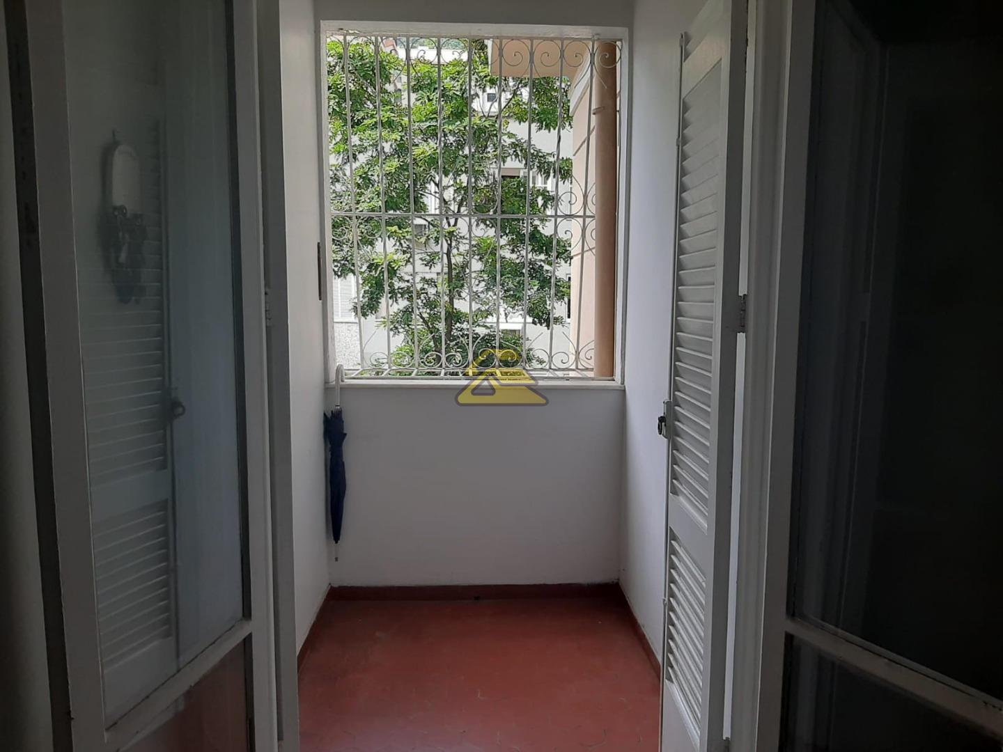 Apartamento à venda com 3 quartos, 123m² - Foto 4