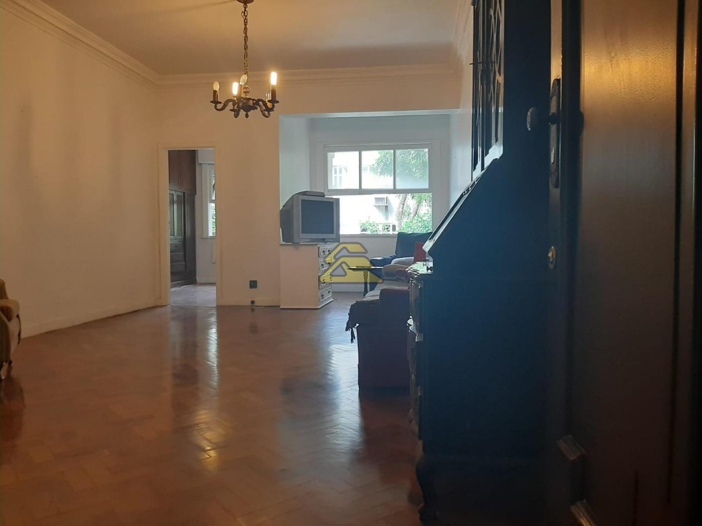 Apartamento à venda com 3 quartos, 123m² - Foto 2