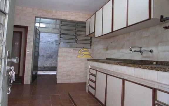 Casa à venda com 3 quartos, 169m² - Foto 9