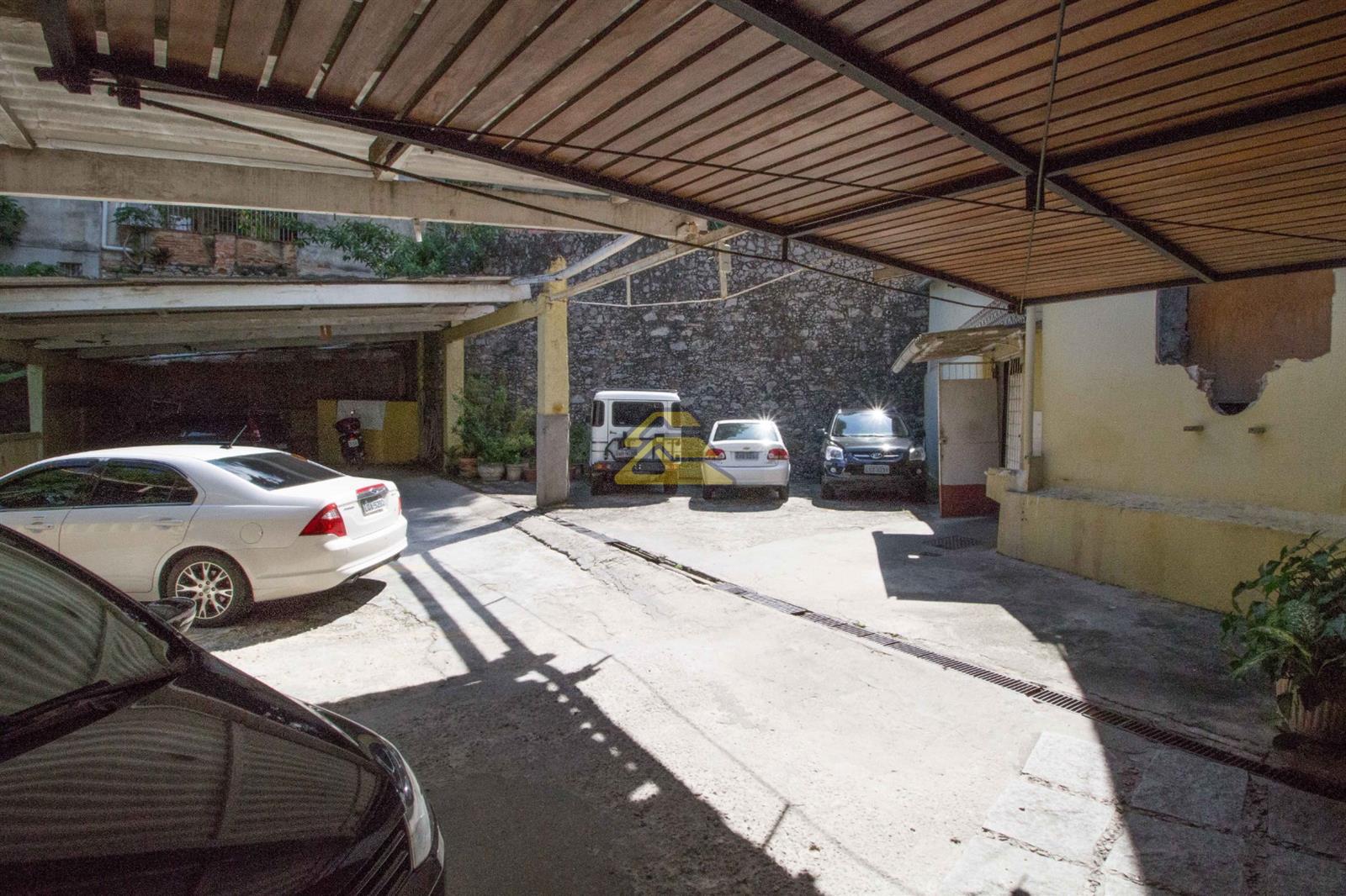 Prédio Inteiro à venda com 21 quartos, 700m² - Foto 35