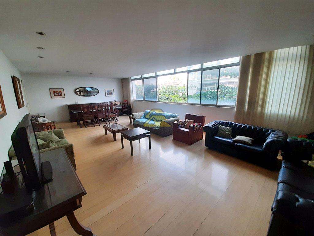 Apartamento à venda com 4 quartos, 180m² - Foto 1