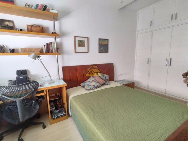 Apartamento à venda com 4 quartos, 182m² - Foto 4