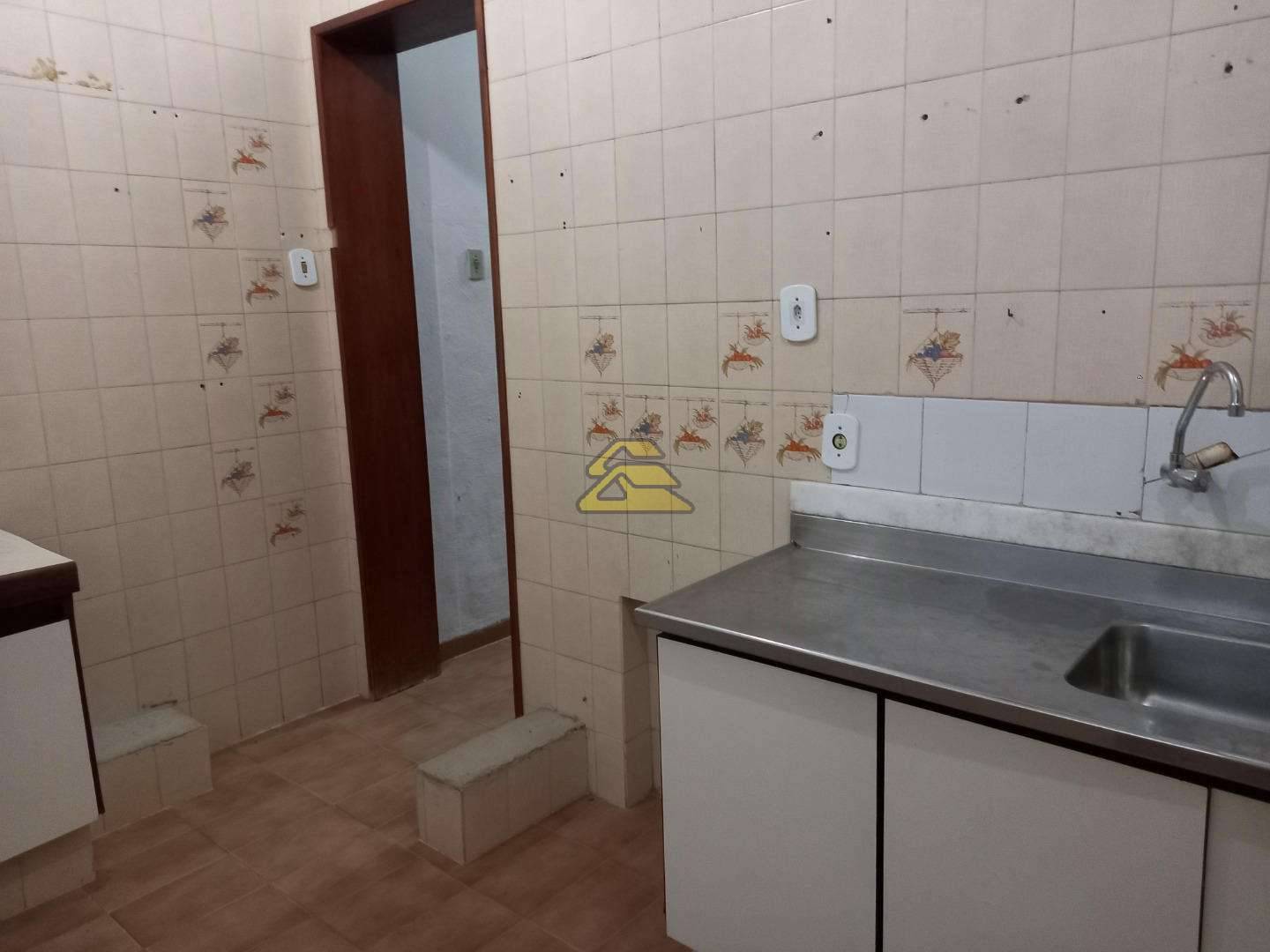 Casa à venda com 4 quartos, 300m² - Foto 26