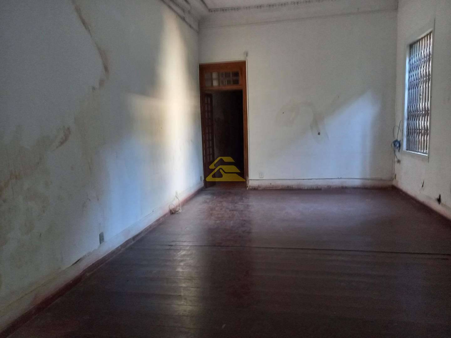 Casa à venda com 4 quartos, 300m² - Foto 18