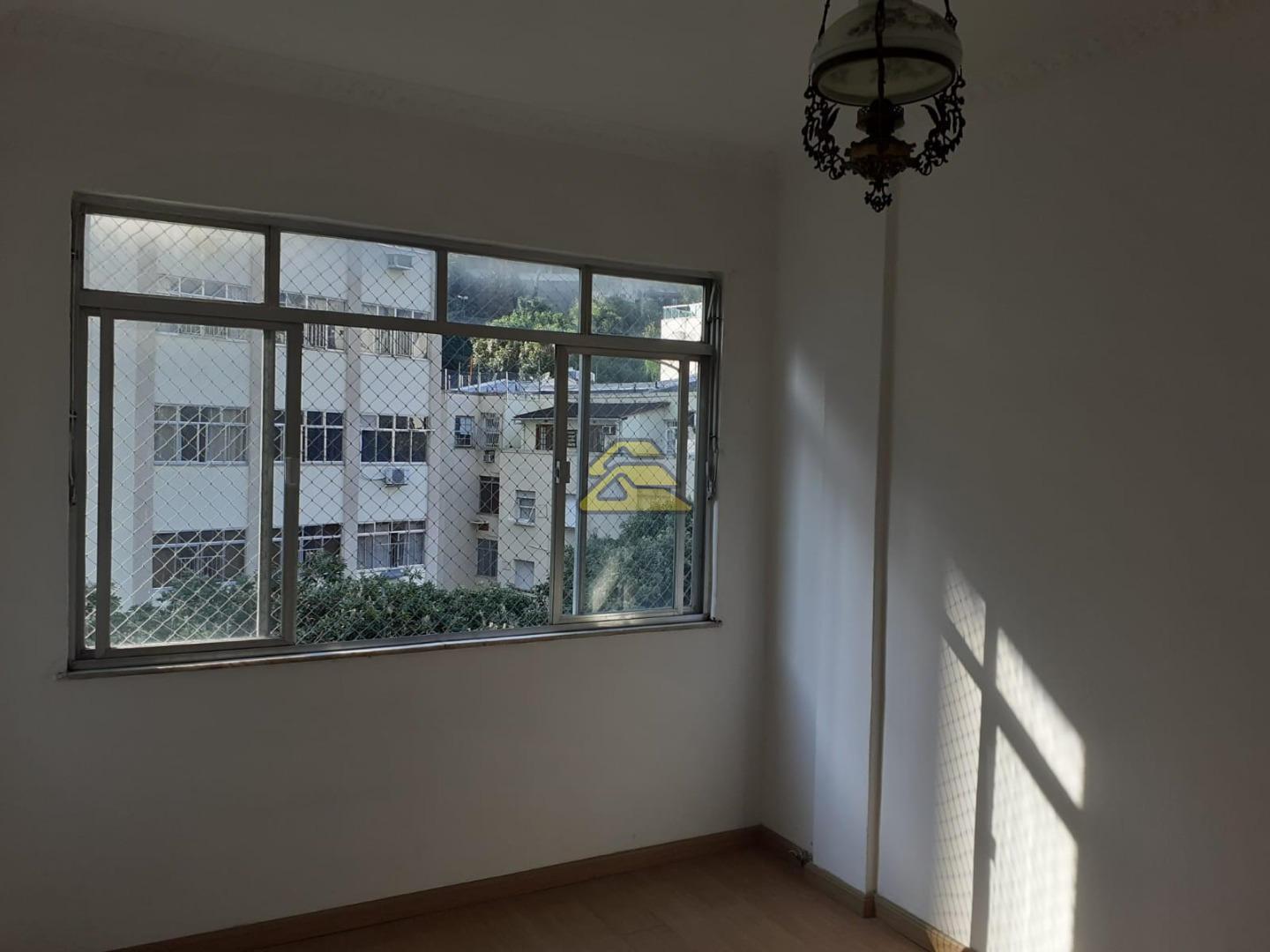 Apartamento à venda com 2 quartos, 84m² - Foto 4