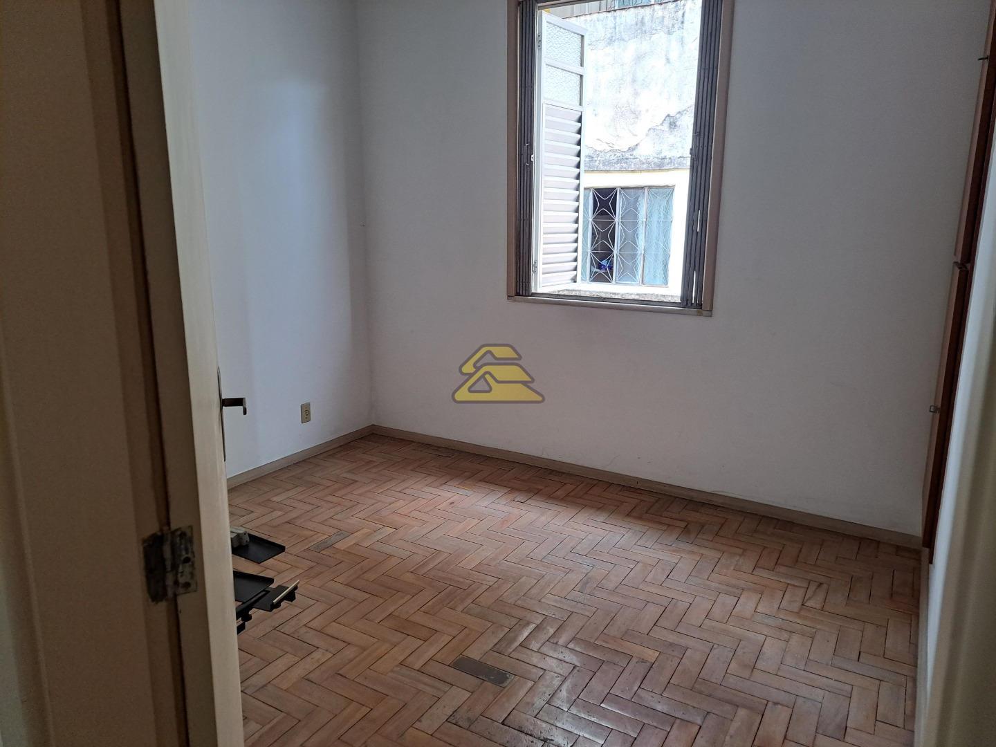 Casa à venda com 6 quartos, 279m² - Foto 8