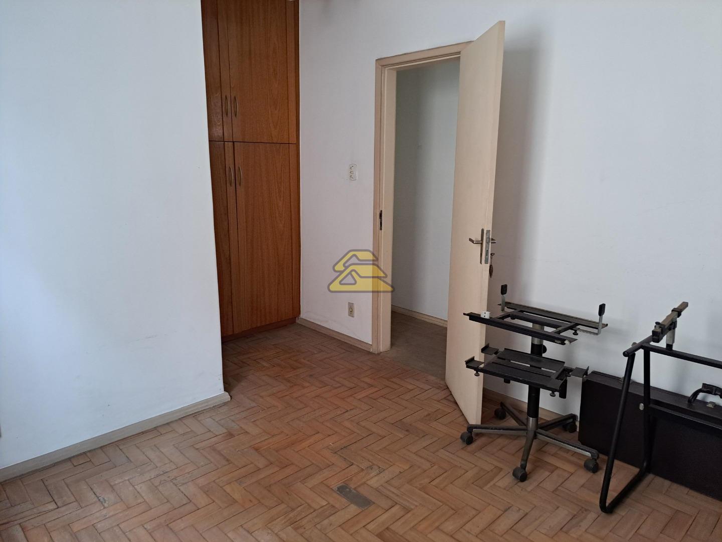 Casa à venda com 6 quartos, 279m² - Foto 17