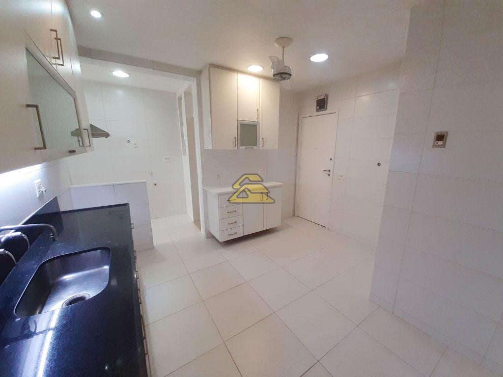 Apartamento à venda com 3 quartos, 130m² - Foto 9