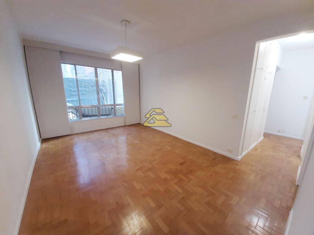 Apartamento à venda com 3 quartos, 130m² - Foto 2