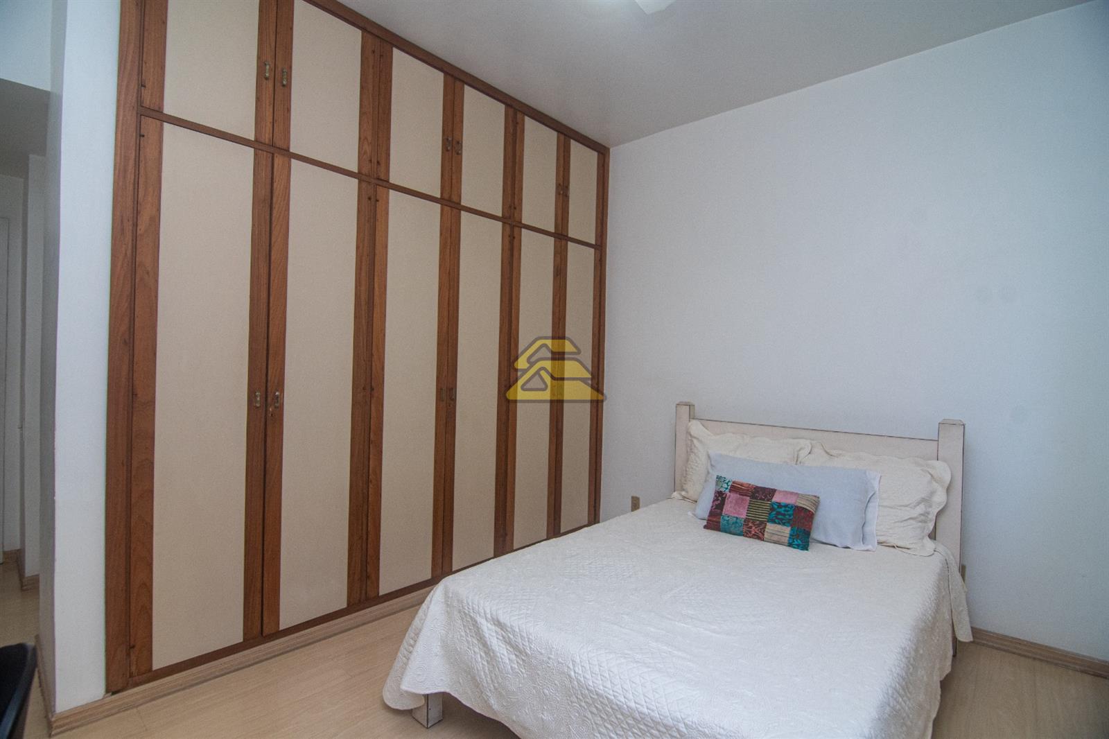 Apartamento à venda com 4 quartos, 150m² - Foto 10