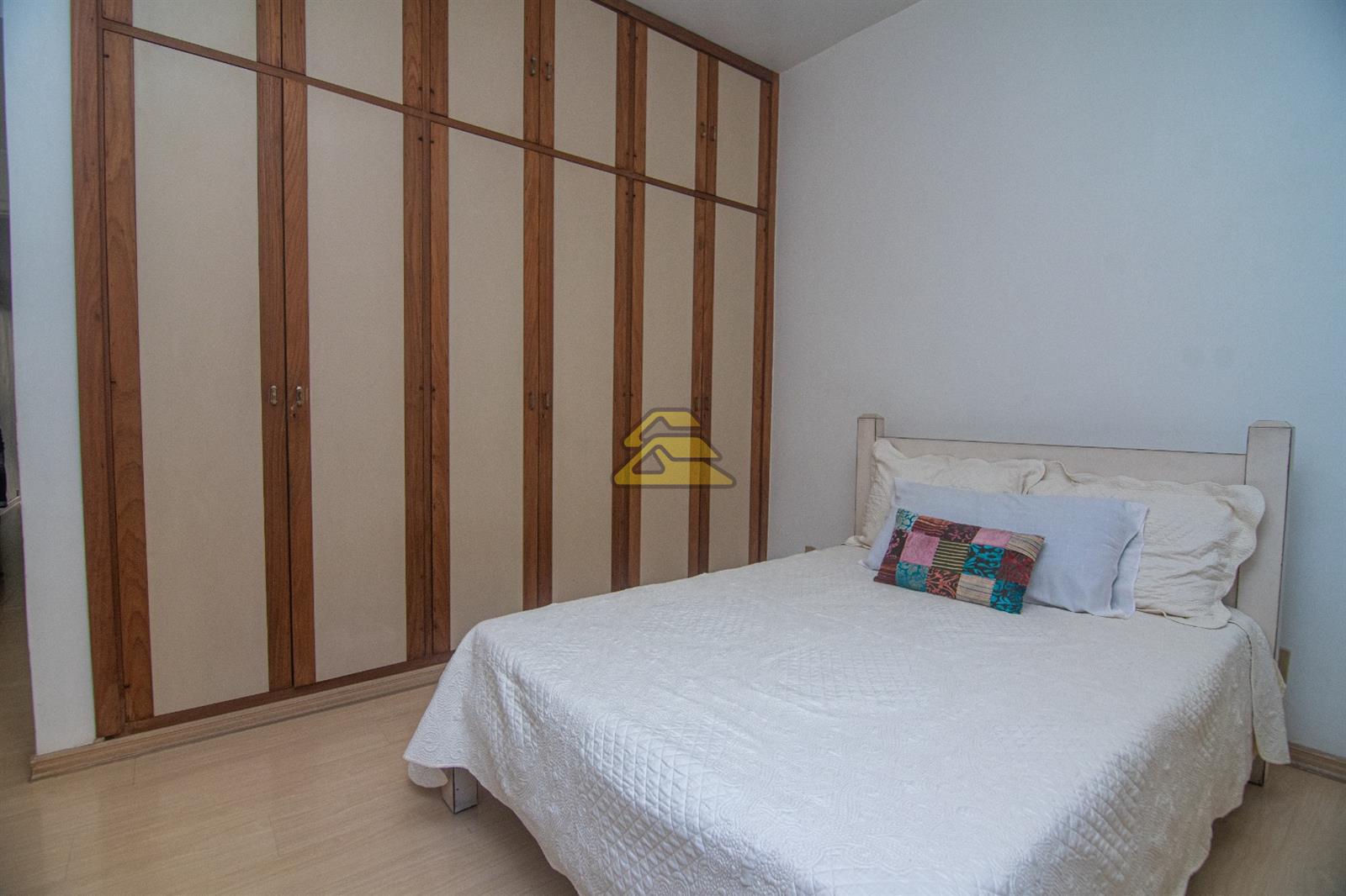 Apartamento à venda com 4 quartos, 150m² - Foto 11