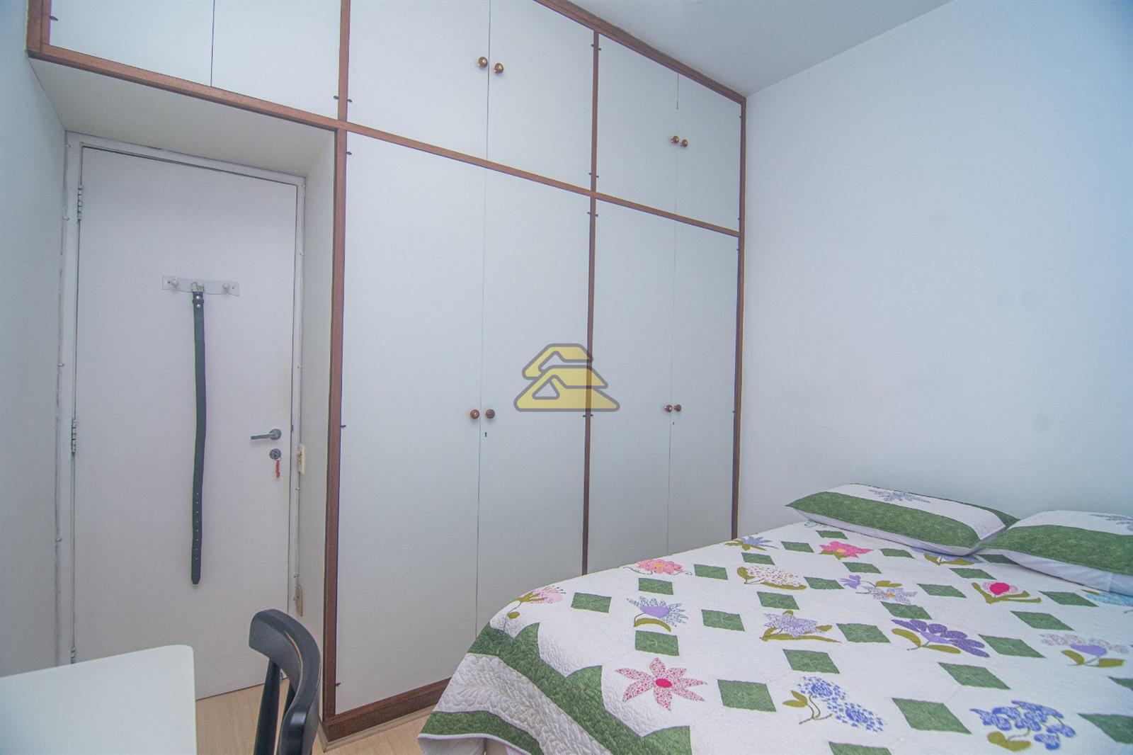 Apartamento à venda com 4 quartos, 150m² - Foto 15