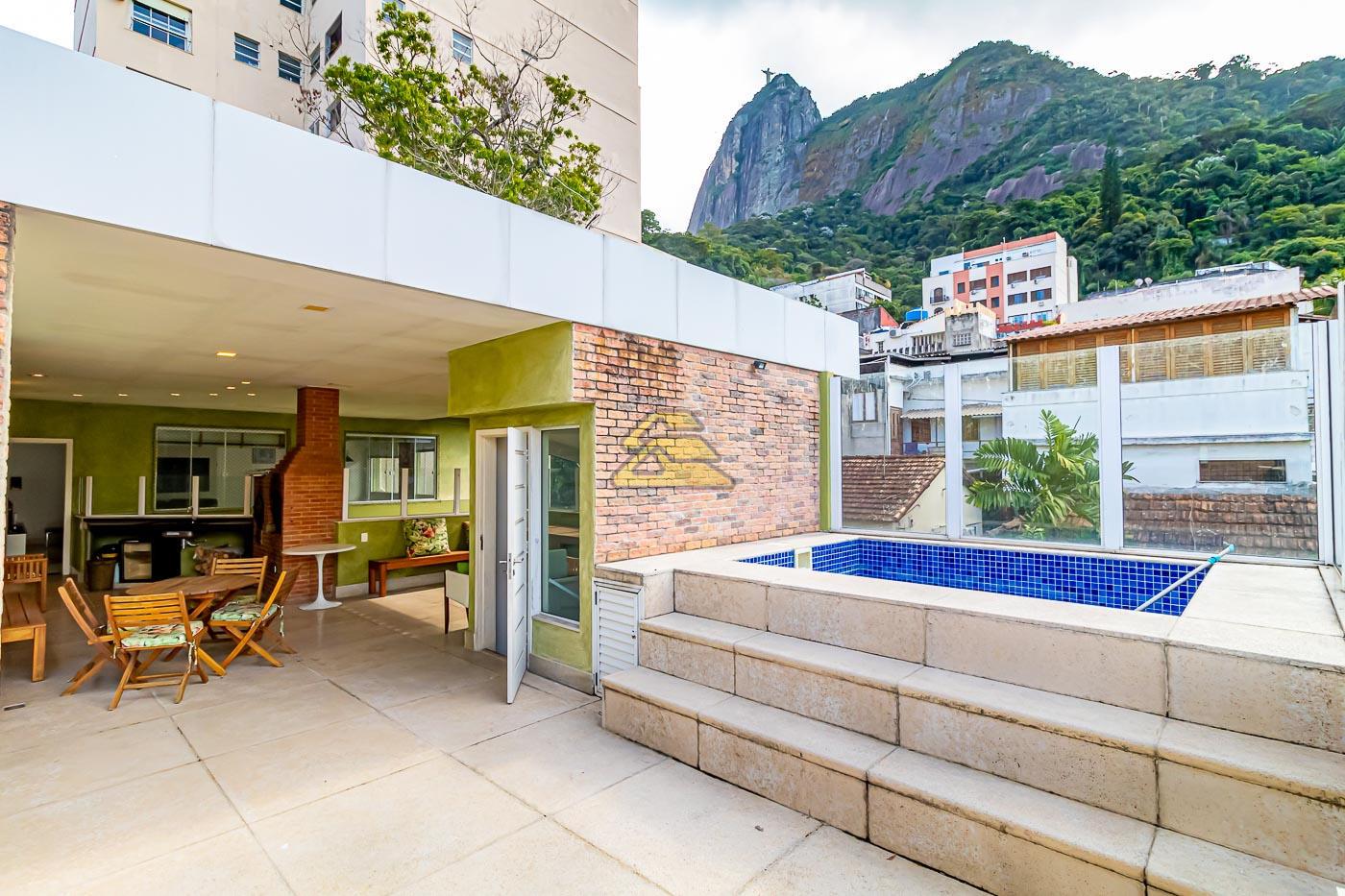 Casa à venda com 7 quartos, 595m² - Foto 1