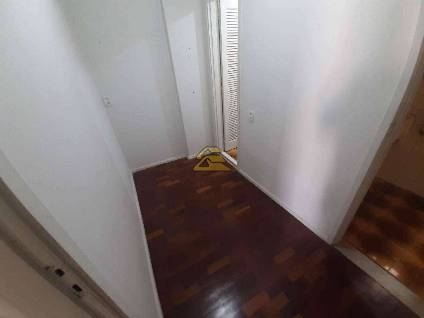 Apartamento à venda com 1 quarto, 59m² - Foto 17