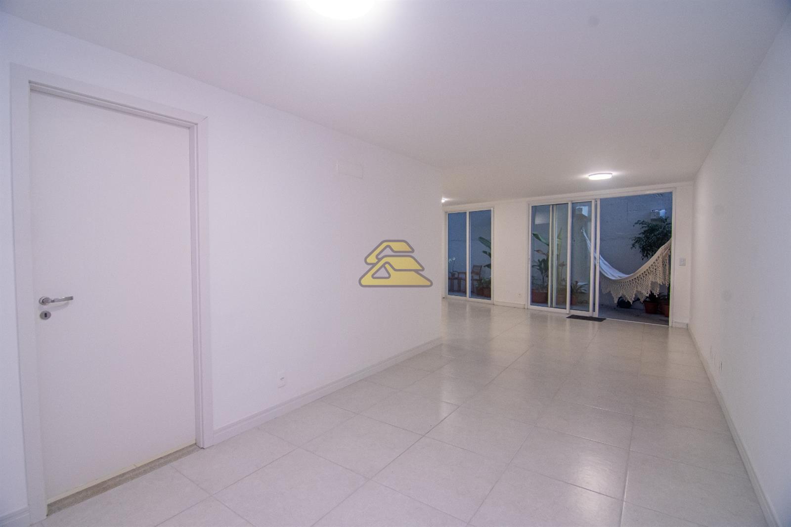 Apartamento à venda com 2 quartos, 113m² - Foto 1