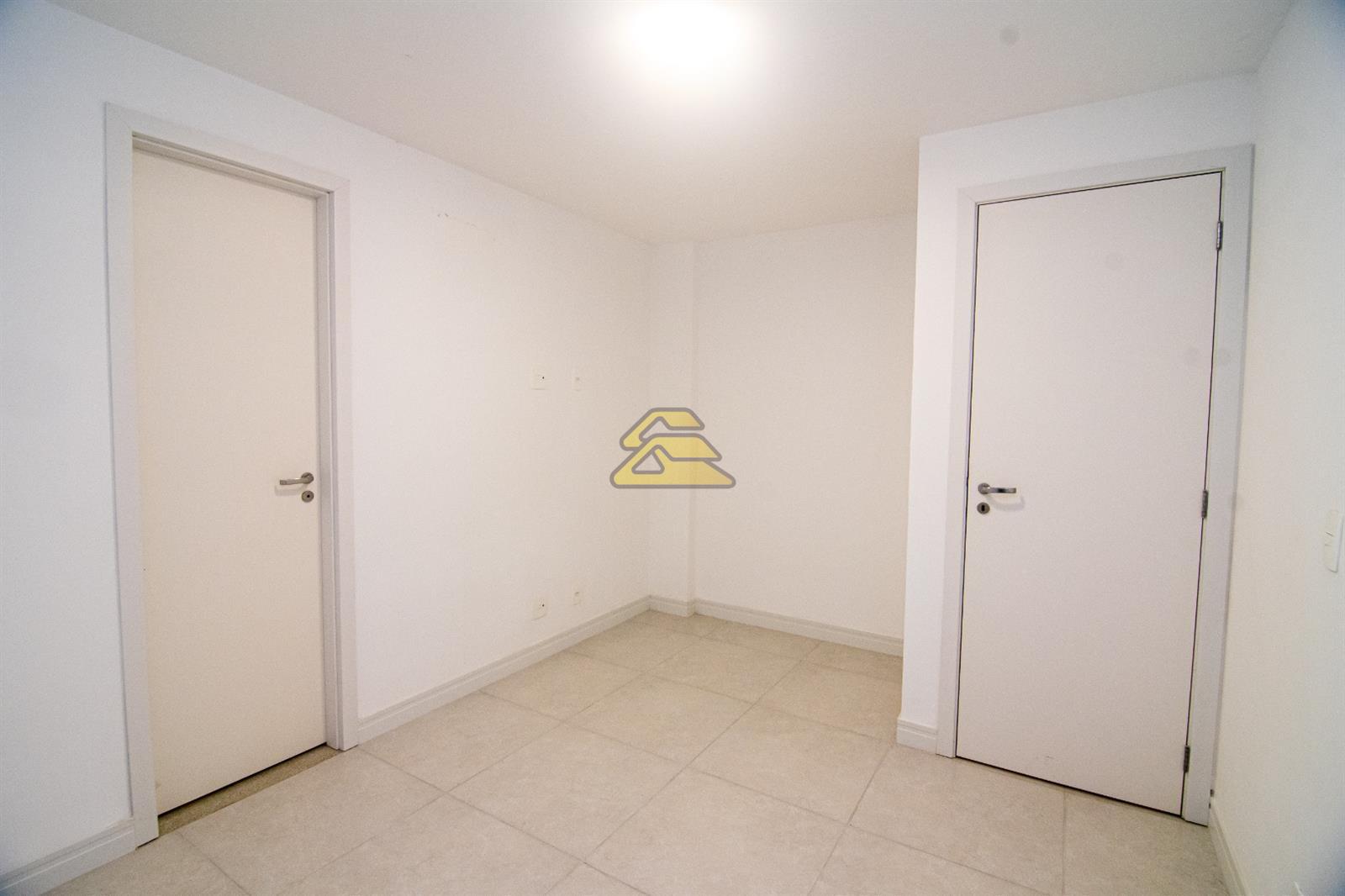 Apartamento à venda com 2 quartos, 104m² - Foto 4