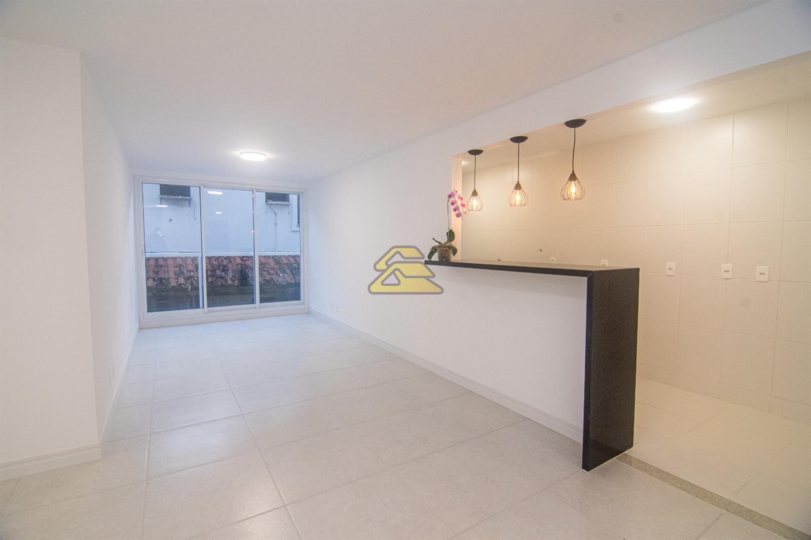 Apartamento à venda com 2 quartos, 78m² - Foto 2