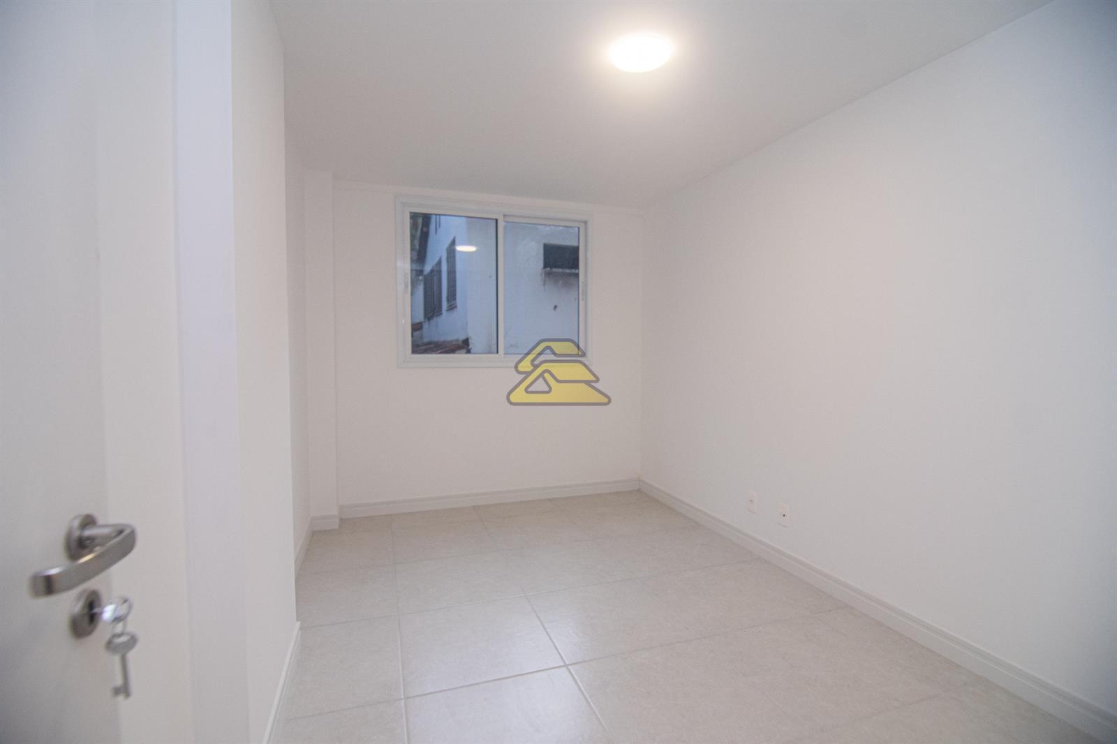 Apartamento à venda com 2 quartos, 78m² - Foto 8