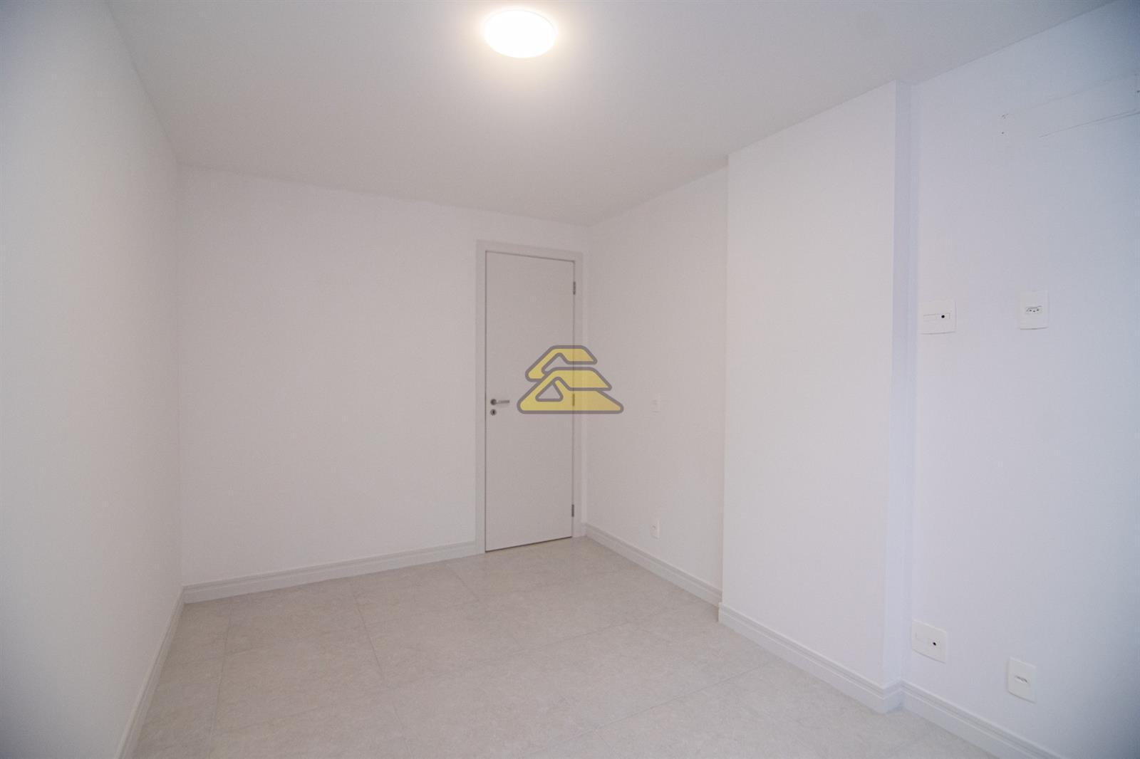 Apartamento à venda com 2 quartos, 78m² - Foto 10