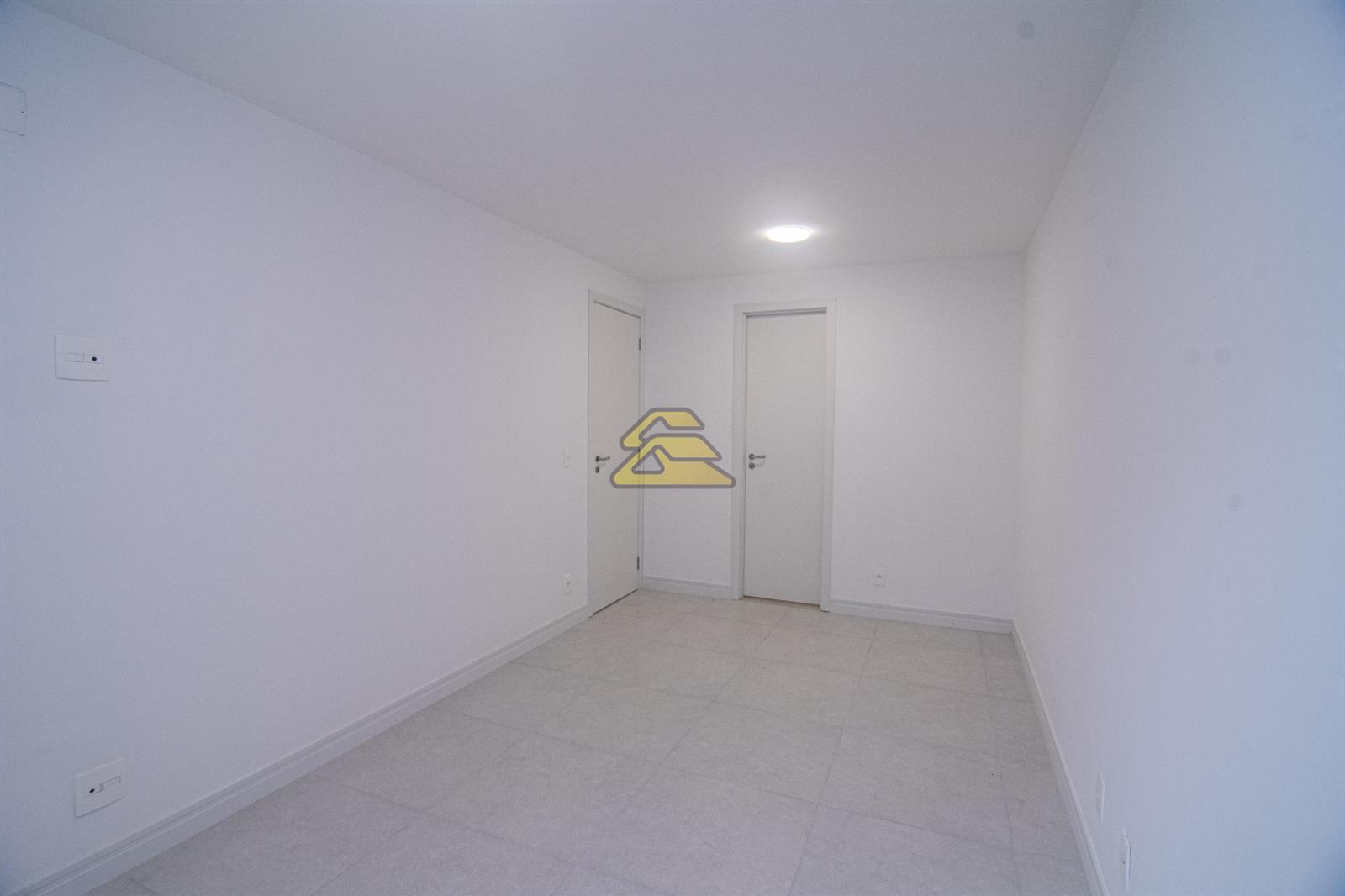 Apartamento à venda com 2 quartos, 78m² - Foto 12